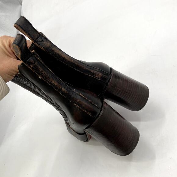 Freebird 8 Brown Distressed Leather Janelle Chelsea Booties - Picture 5 of 7